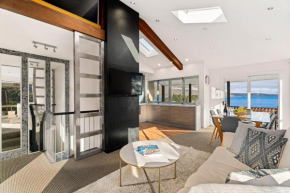 Central Style - 3 Bedroom Townhouse with Lakeview